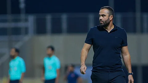 المدرب التونسي يوسف المناعي