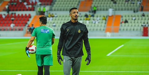 الأخضر يستدعي حارس النصر إلى معسكر أبوظبي