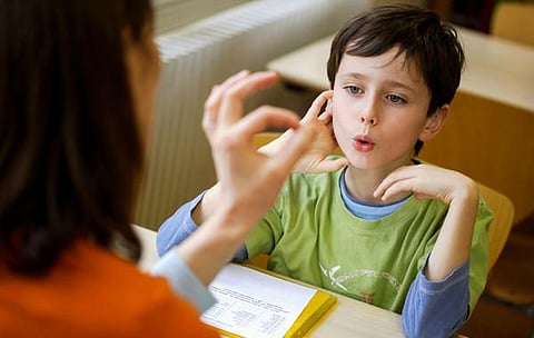 طرق علاج تلعثم الكلام