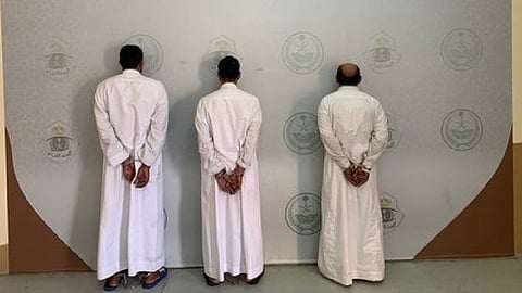 المتهمون في قبضة الشرطة