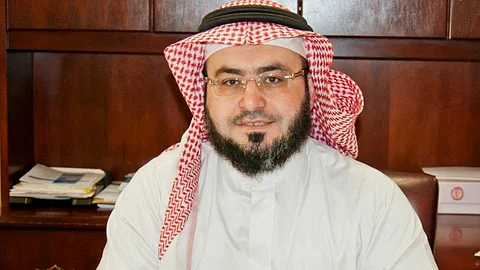 عبدالمعين الأغا، الدكتور واستشاري طب الأطفال والغدد الصماء