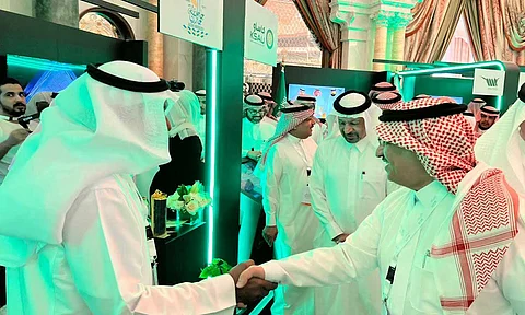 بالصور. . وزير التعليم يشيد بدور جامعة جازان في تطوير زراعة البن