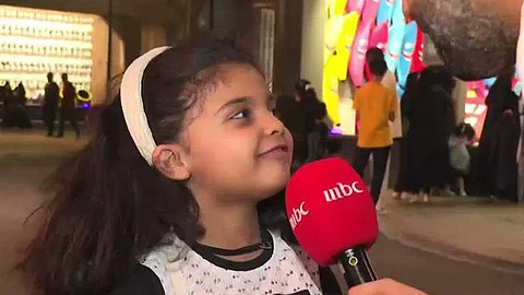 تركي آل الشيخ يتفاعل مع طفلة أبدت إعجابها بـ«موسم الرياض»: عازمك لونتر لاند