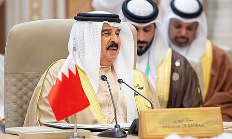 ملك البحرين: «القمم الثلاث» تتطلب تكثيف الجهود لتجنيب المنطقة تداعيات الصراعات والأزمات الإقليمية والدولية