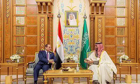 ولي العهد يستعرض العلاقات الثنائية وآفاق التعاون مع الرئيس المصري