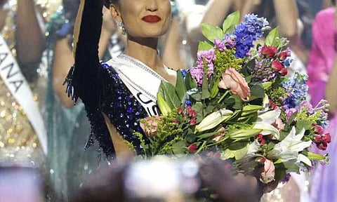 بالفيديو.. ردة فعل ملكة جمال الكون «آر بوني غابرييل» عند فوزها باللقب