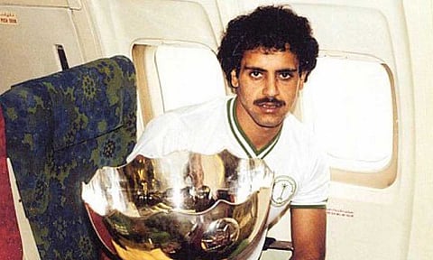 وفاة لاعب المنتخب السعودي سابقًا شايع النفيسة.. ومغردون ينعونه: رحل الخلوق