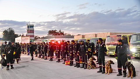 فريق البحث والإنقاذ السعودي لمساعدة ضحايا الزلزال