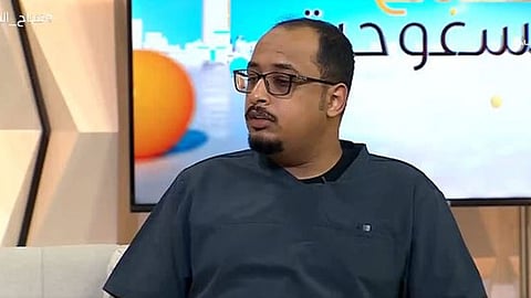 أخصائي العلاج الطبيعي عبد العزيز آل جمعان