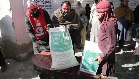 مركز الملك سلمان يوزع 1.000 سلة غذائية في أفغانستان