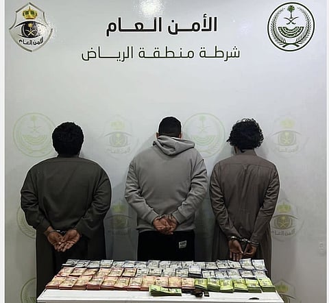 القبض على 3 مواطنين