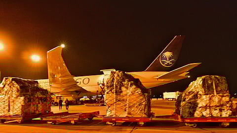 مغادرة الطائرة الإغاثية الثالثة