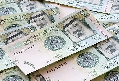 سعر الريال أمام الدولار والعملات الأجنبية بنهاية تعاملات اليوم الخميس 25-7-1444