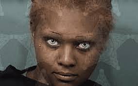 شابة تهدد العاملون فى مطعم ماكدونالدز بولاية فلوريدا