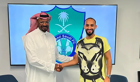 رسميًا.. الأهلي يتعاقد مع عبد الله عطيف لـ3 مواسم