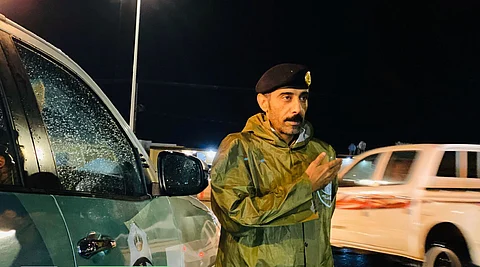 «المرور»: 4 إرشادات لقائدي المركبات لتجنب المخاطر في أثناء هطول الأمطار