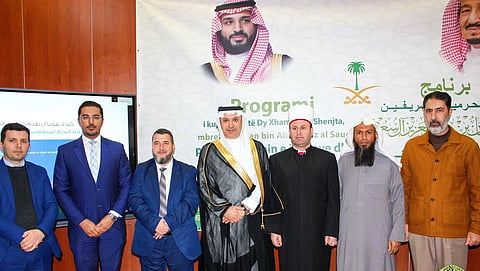 هدية خادم الحرمين للتمور وتفطير الصائمين في ألبانيا