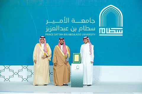 جانب من زيارة محافظ الخرج للجامعة