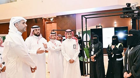 بالصور.. وكيل وزارة الصحة يفتتح ملتقى الوكالة المساعدة للخدمات المساندة في جازان