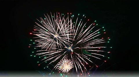 جانب من الألعاب النارية