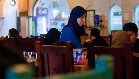 مطعم شعبي بالقطيف لمنح رواده تجربة أكل البيت