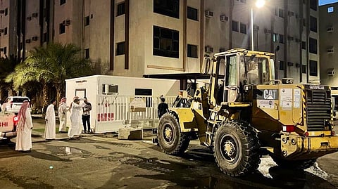 إزالة إحداثات على شارع بعرض 15م بمخطط الزاهر