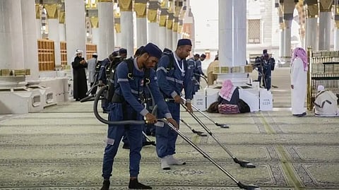 25 ألف سجادة بالمسجد النبوي