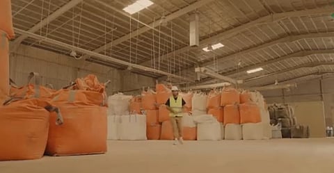 مصنع قمة السعودية.. الأول من نوعه في الشرق الأوسط لتصنيع وتصدير الحبيبات البلاستيكية