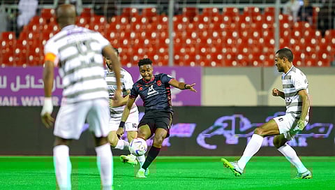 الطائي والرائد