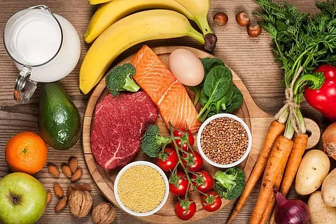 ناول الأطعمة المشوية أو المسلوقة بدلًا من المقلية