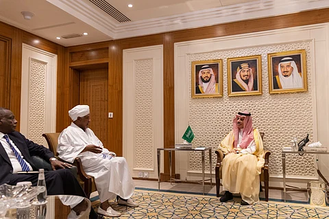 الأمير فيصل بن فرحان والسفير دفع الله الحاج علي