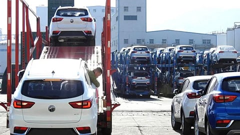 استيراد السيارات