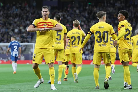 برشلونة يهزم إسبانيول ويتوج بالدوري الإسباني للمرة 27 في تاريخه