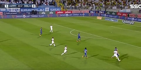 الشوط الأول.. الاتحاد يتقدم بهدفين في شباك الهلال