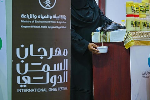 «العكة» بمهرجان السمن الدولي «النسخة التجريبية» تجذب الزوّار بالحدود الشمالية