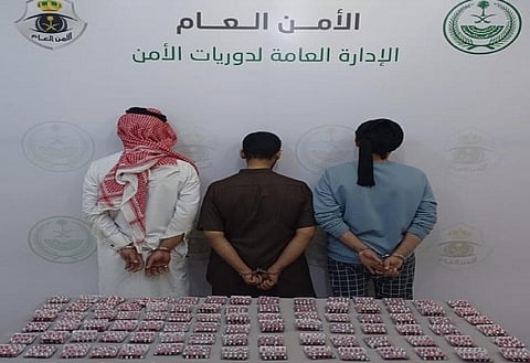 القبض على 3 مواطنين