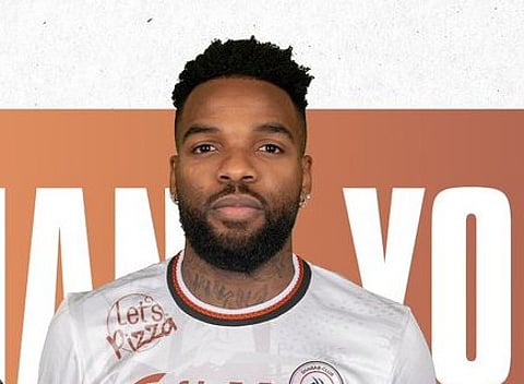 الشباب يوافق على بيع عقد المحترف الغابوني «آرون بوبيندزا»