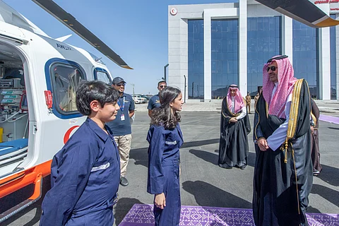 أمير المدينة المنورة يدشن مشروع الإسعاف الجوي
