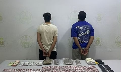 القبض على مواطنَيْن لترويجهما مواد مخدرة بالرياض