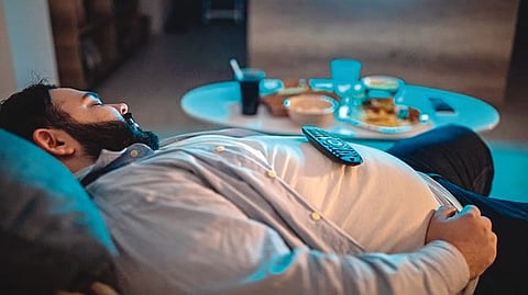 النوم بعد تناول الطعام