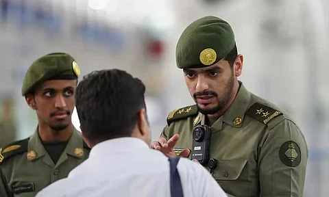 «الجوازات» تبدأ استخدام كاميرات التوثيق في مطاري الملك عبدالعزيز والأمير محمد بن عبدالعزيز الدوليين