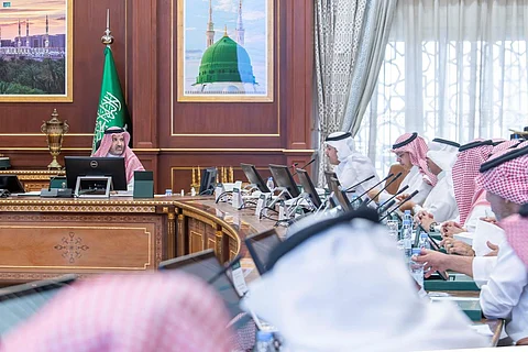 أمير المدينة المنورة يدشّن 7 مشروعات تنموية للطرق بتكلفة إجمالية تتجاوز 243 مليون ريال