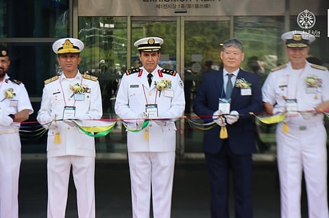 قائد القوات البحرية يرأس وفد وزارة الدفاع المُشارك في معرض «ماديكس»