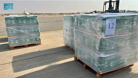 ضمن الجسر الجوي السعودي.. الطائرة الإغاثية الـ 12 تصل بورتسودان لمساعدة الشعب السوداني