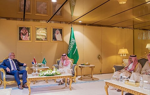 جانب من لقاءات الأمير فيصل بن فرحان