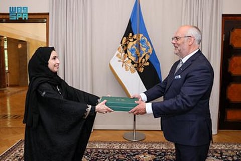 جانب من تقديم الأوراق
