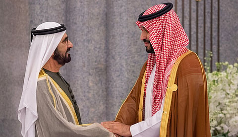 يستقبل ولي العهد، رؤساء الوفود المشاركة في القمة الخليجية