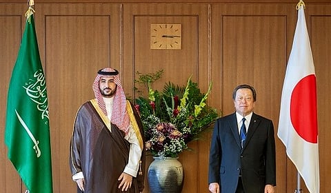 وزير الدفاع ووزير الدفاع الياباني