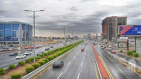 "الأرصاد" عن طقس الأحد: أمطار رعدية مصحوبة برياح نشطة على عدة مناطق