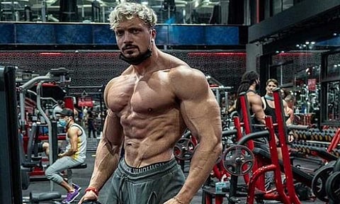 لاعب كمال الأجسام الألماني «جو لاندير»